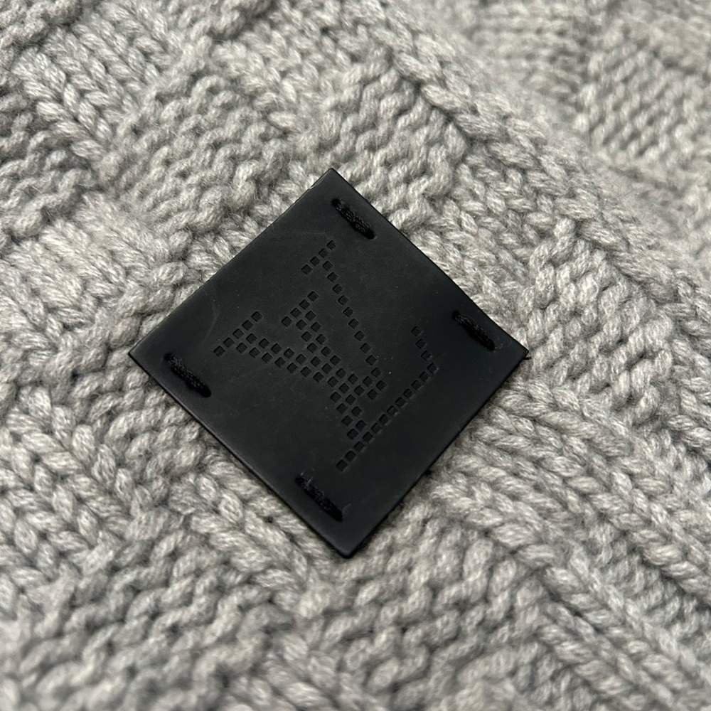 Louis Vuitton Knit Cashmere Scarf - Picture 4 of 5